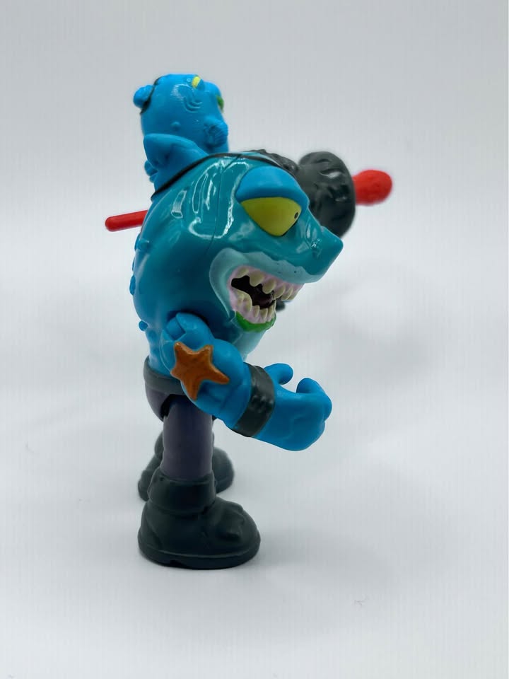 Grossery Gang Pirate Sharrrk w/ Mini Figure & Gun - photo 4