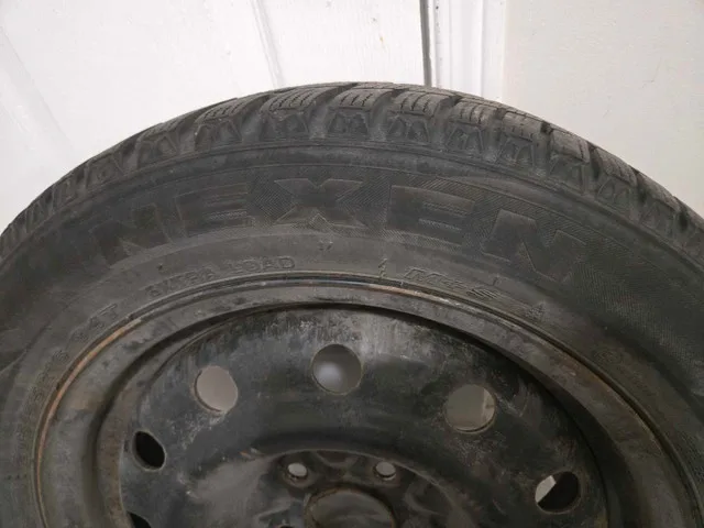 🥕🥕 WTS: 205 / 55 / R16 WINTER TIRES WITH RIMS 🥕🥕 image indicator(5)
