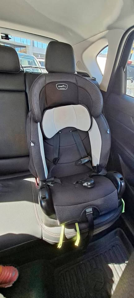Toddler car seat. Expiry till 2030