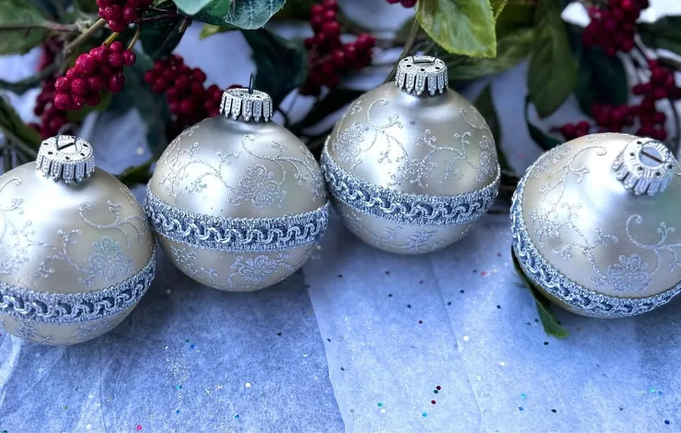 Vintage Ornaments - Blown Glass Gold Silver Glitter image indicator(3)