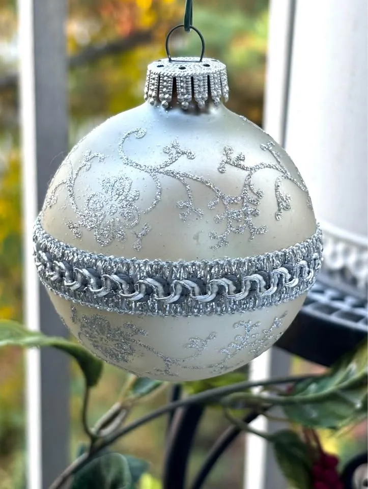 Vintage Ornaments - Blown Glass Gold Silver Glitter image indicator(5)