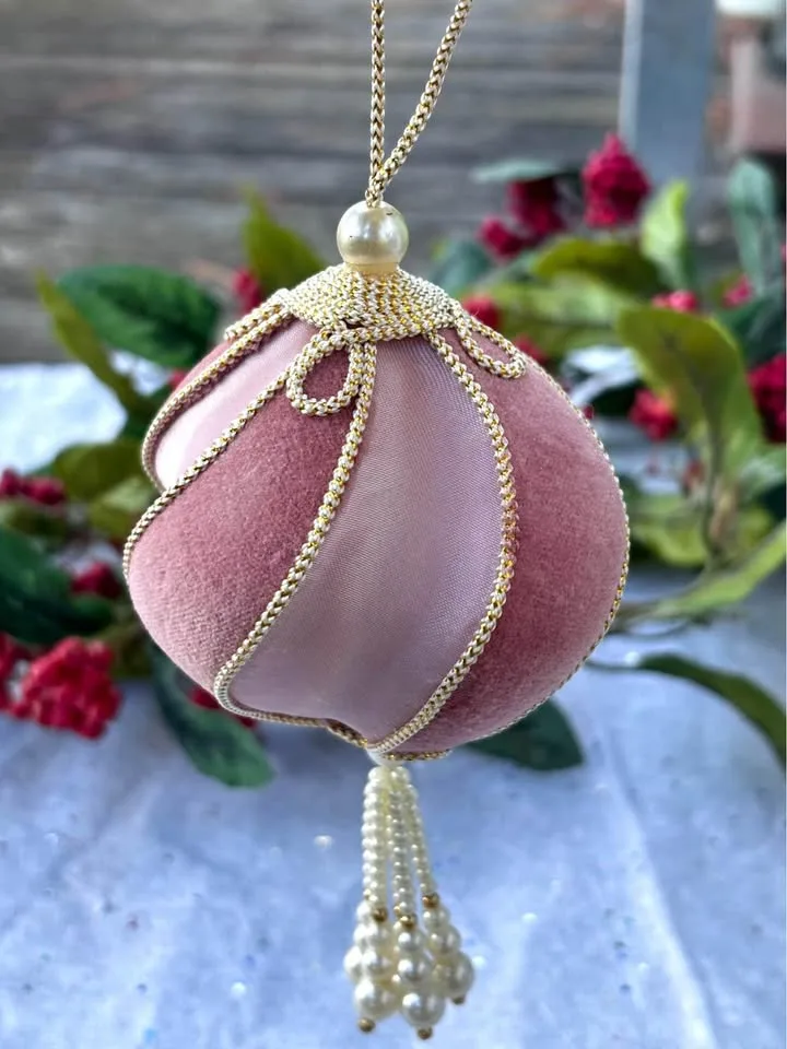 Vintage Pink Velvet Ornament New with Tag image indicator(2)