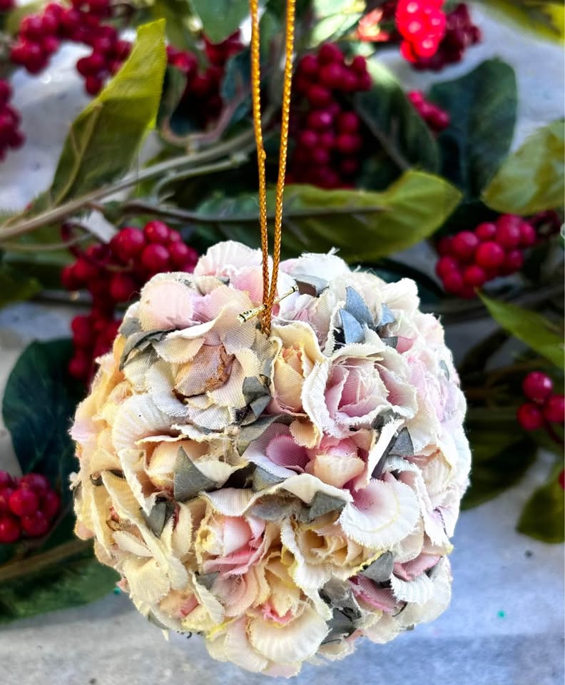 Vintage Ornament - Pink & White Floral Petal Fabric - photo 4