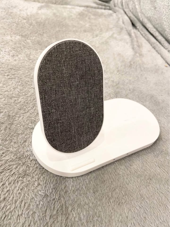 Wireless Qi charging station - photo 2