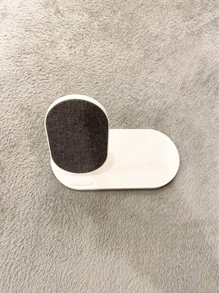 Wireless Qi charging station - photo 3