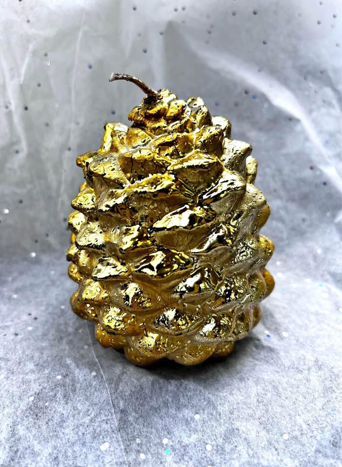 Golden Pinecone Candle Made in Italy New