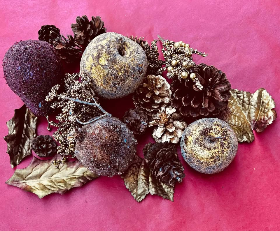Holiday Faux Fruit, Oak Leaf & Pinecone Potpourri
