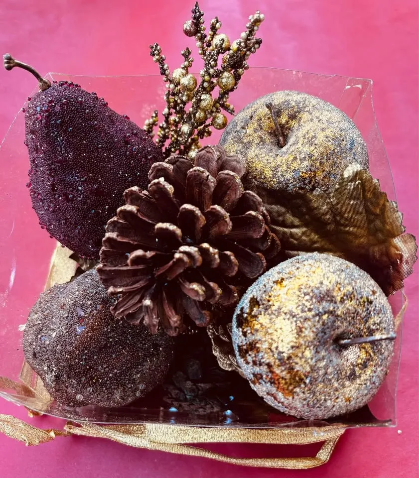 Holiday Faux Fruit, Oak Leaf & Pinecone Potpourri image indicator(2)