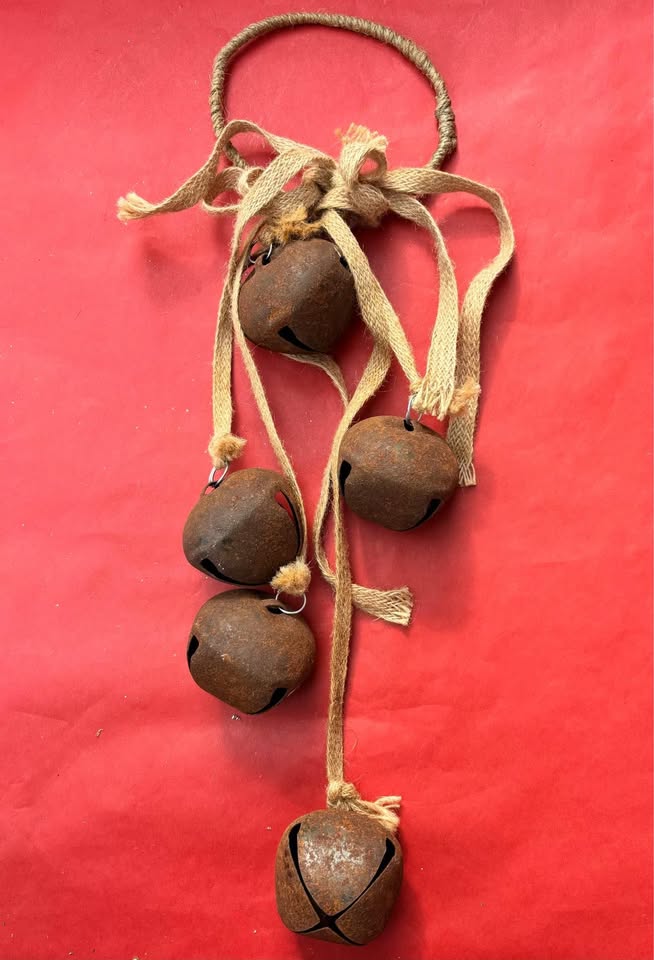 Rustic Holiday Door Hanger with Large Reindeer/Sleigh Bells - photo 5
