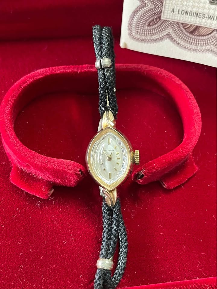 Longines-Wittnauer Ladies Watch - photo 2