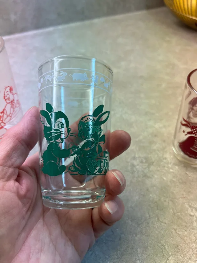 Vintage Cartoon Glasses image indicator(3)