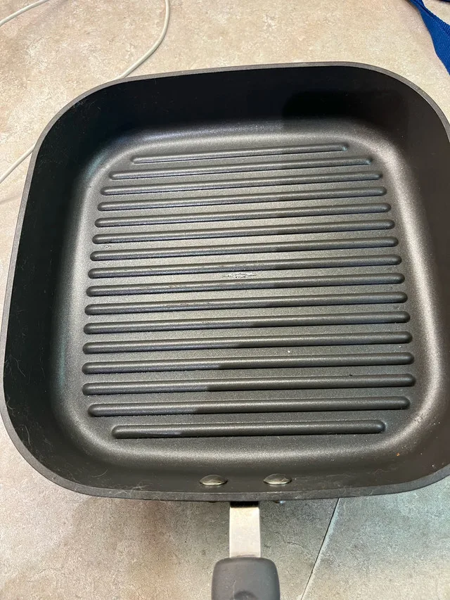 Pampered Chef Grill Pan and press image indicator(2)