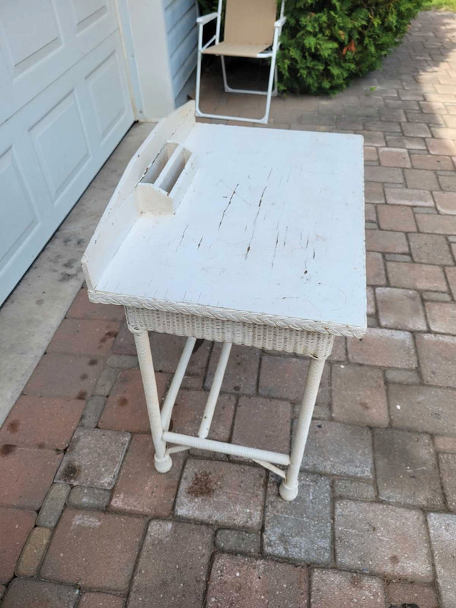 Antique Wicker Desk - Vintage Country Collectible - photo 4