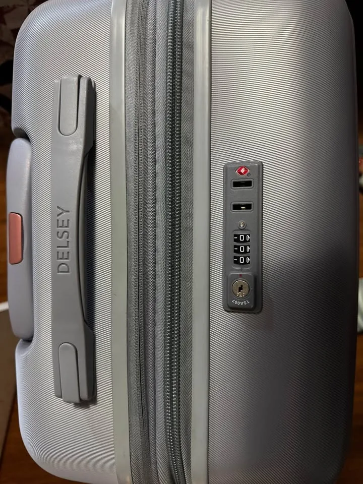 Delsey check in Bag Suitcase image indicator(4)