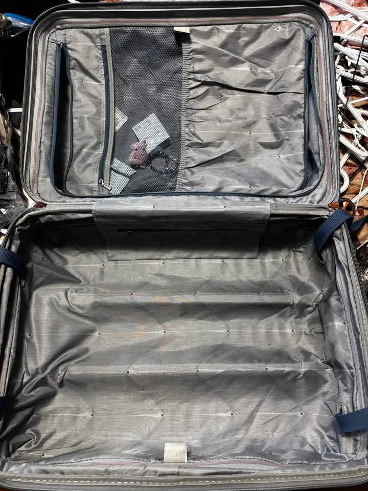 Delsey check in Bag Suitcase image indicator(6)