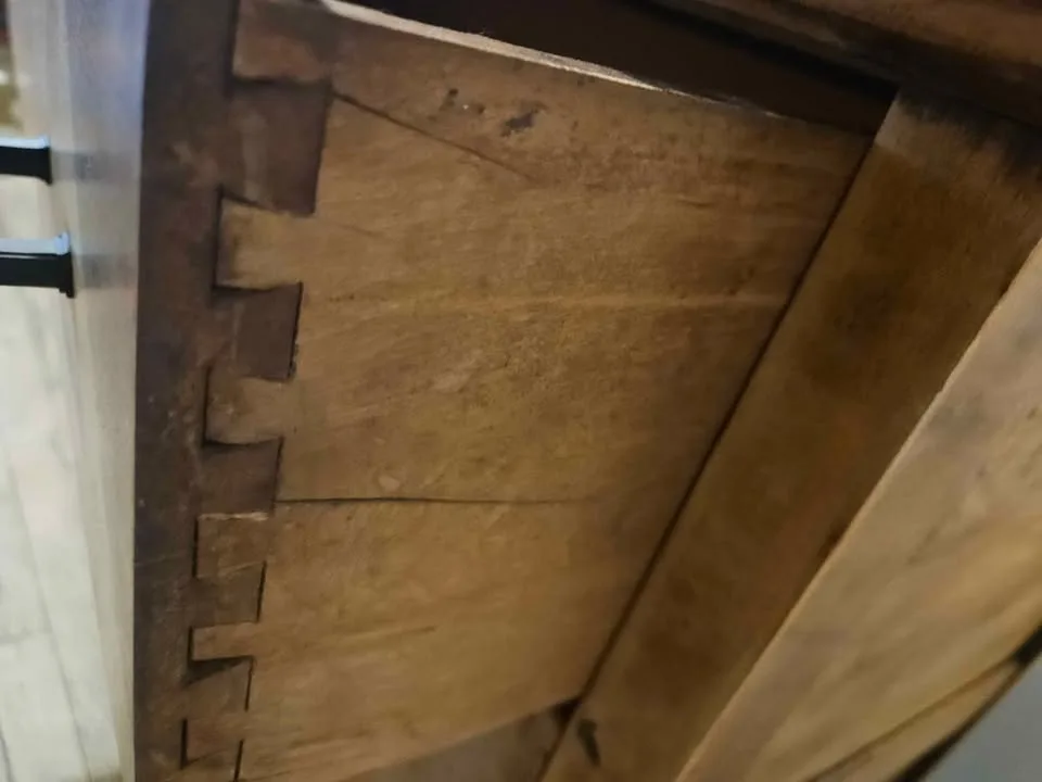 Beautiful antique 3 drawer dresser image indicator(3)