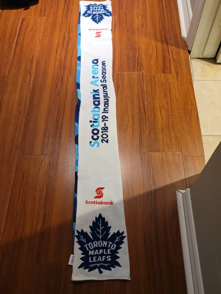 🥕 TORONTO MAPLE LEAFS RIELLY JERSEY WITH BONUS SCARF image indicator(9)