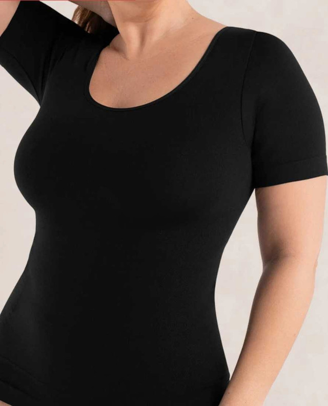 SHORT SLEEVE SHAPING T- SHIRT