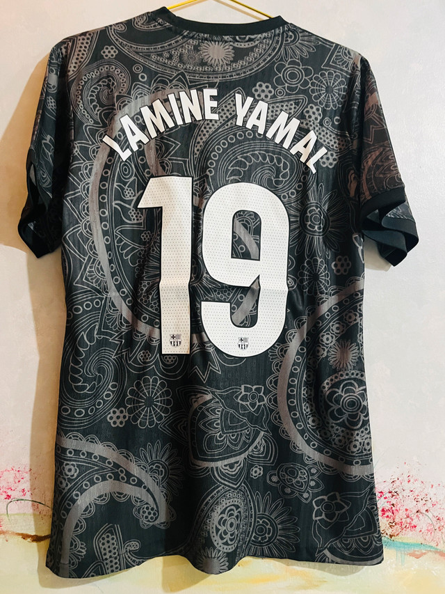Lamine Yamal Jersey! Size L - photo 3