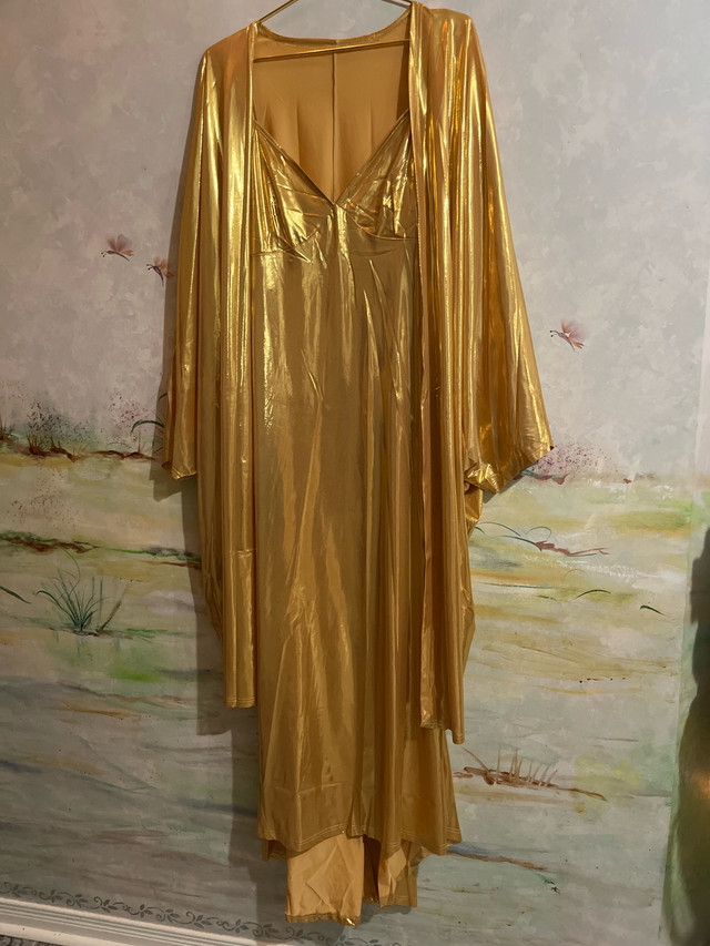 Gold Gown and Kimono Set! Size L