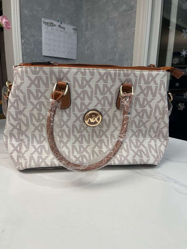 Brand new Stylish purse!