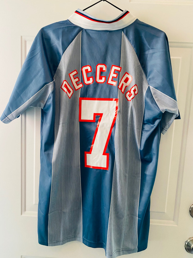 Classic soccer jersey- Size L