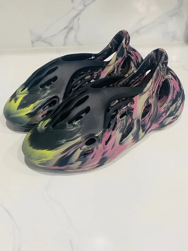 Yeezy Foam Runner Men's Size 10 thumbnail