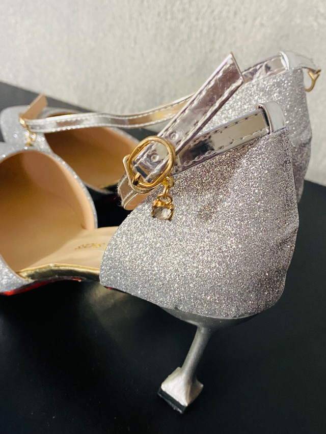Elegant Party Sandals! Size 8.5 - photo 5
