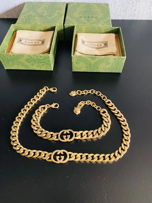 Brand new Necklace and  Bracelet! thumbnail