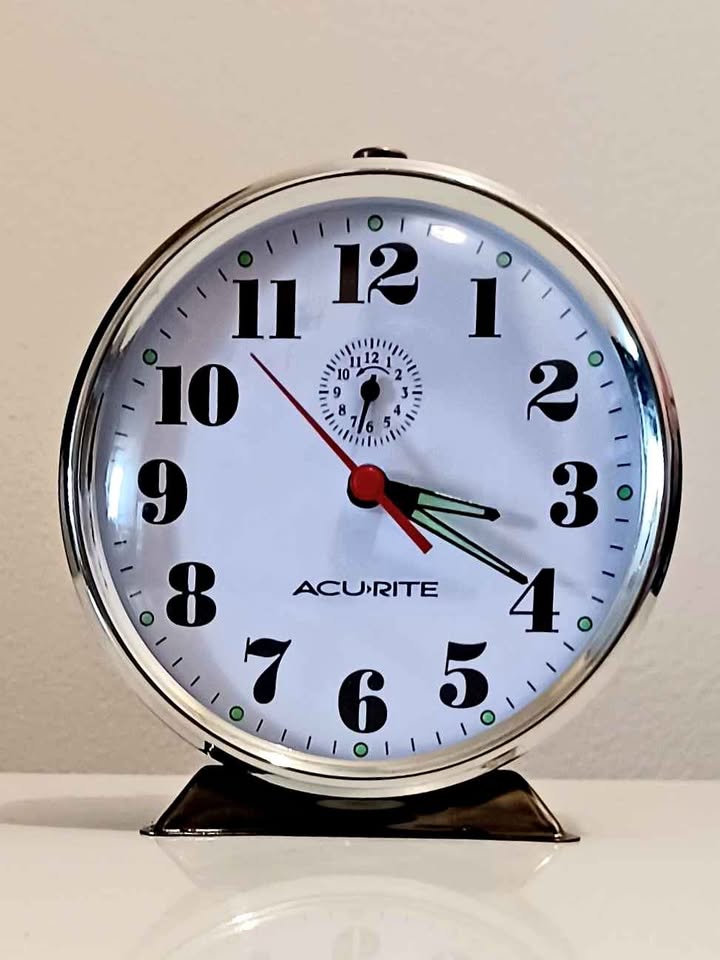 Vtg AcuRite 15607 Mechanical Alarm Clock