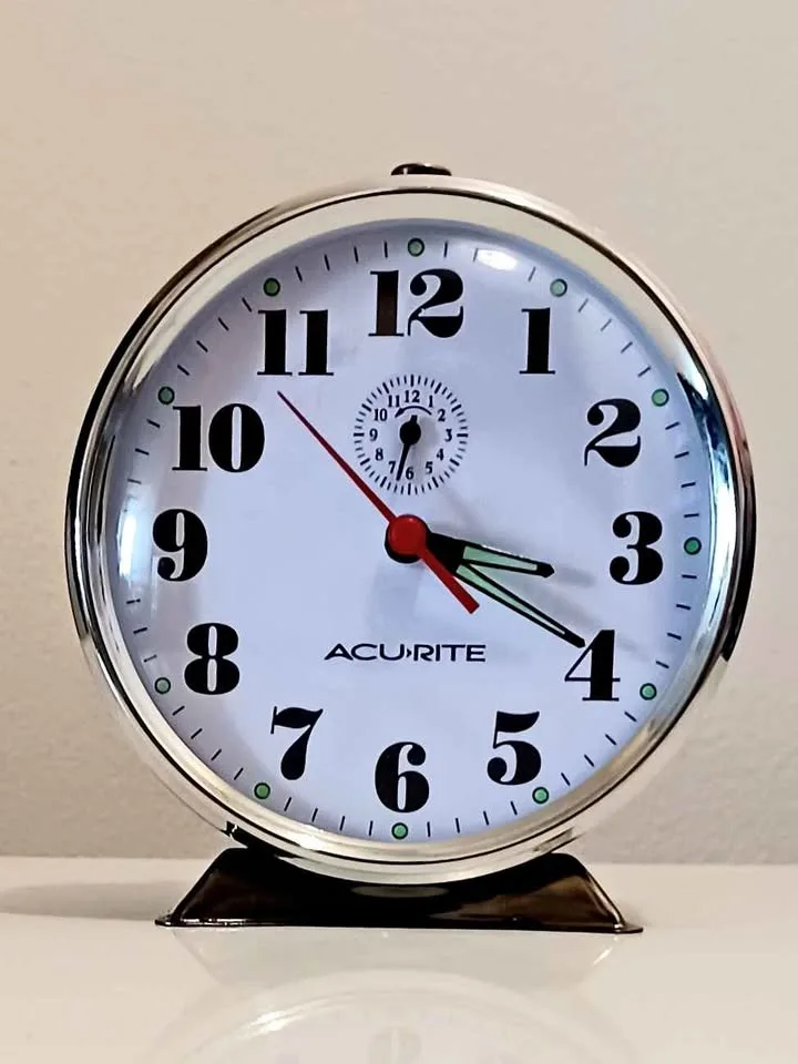 Vtg AcuRite 15607 Mechanical Alarm Clock thumbnail