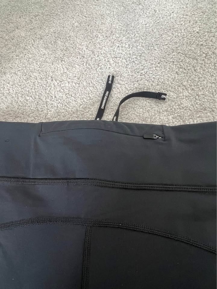 Nike Yoga Leggings – Size M - photo 5