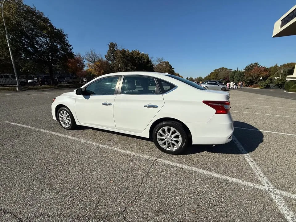 2019 Nissan Sentra image indicator(8)