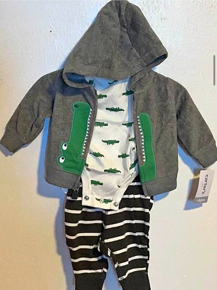 BABY 3PC JOGGER SUITE ($25) SIZE: NEW BORN