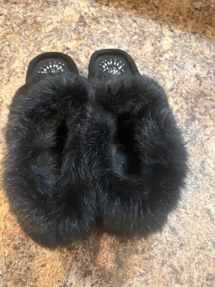 Women’s moccasin slippers image indicator(3)