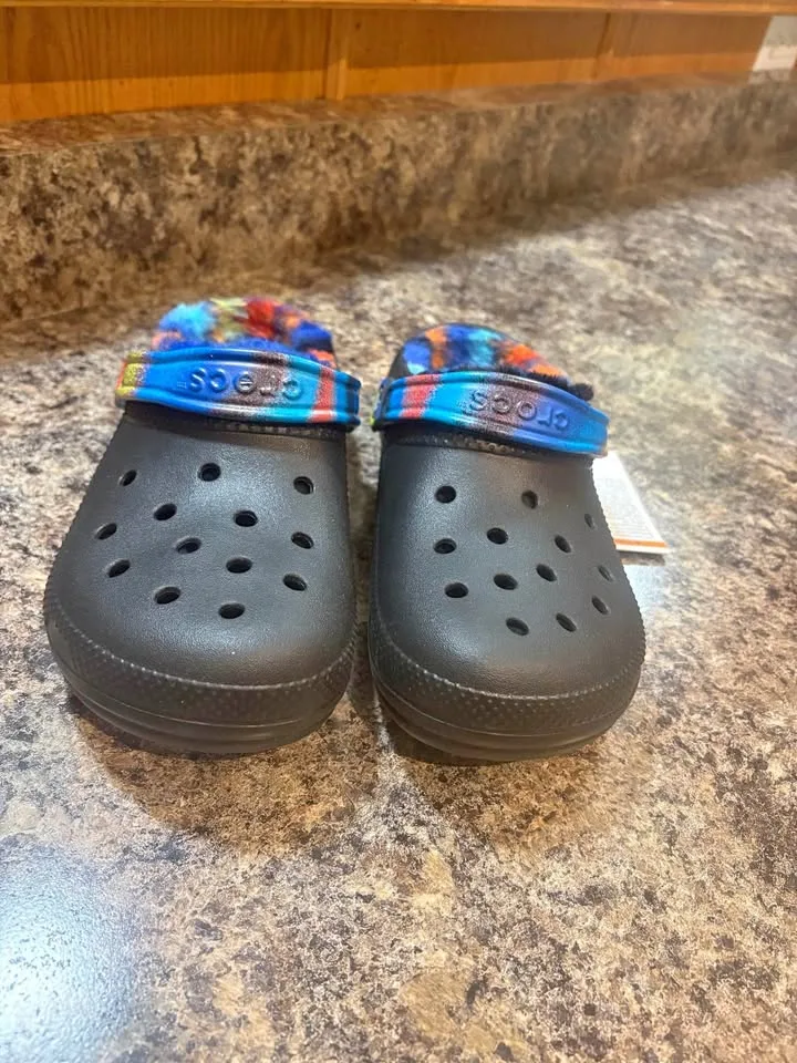 Black crocs with fur inside