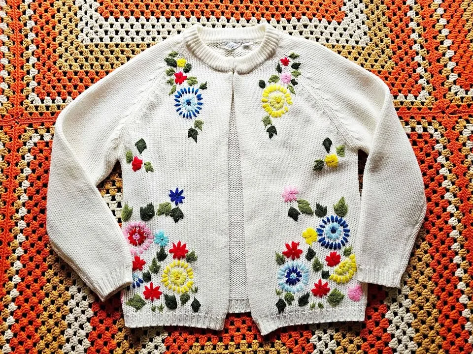 Vintage 1960s 1970s Floral Embroidered White Cardigan