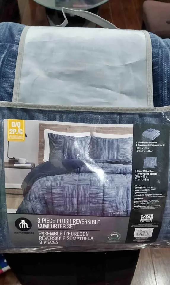 Hometrends Plush Reversible Comforter (Double/Queen) thumbnail