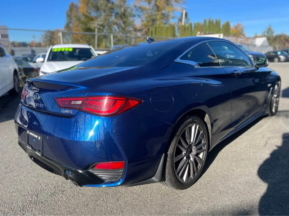 2017 Infiniti Q60 Red Sport 400 image indicator(4)