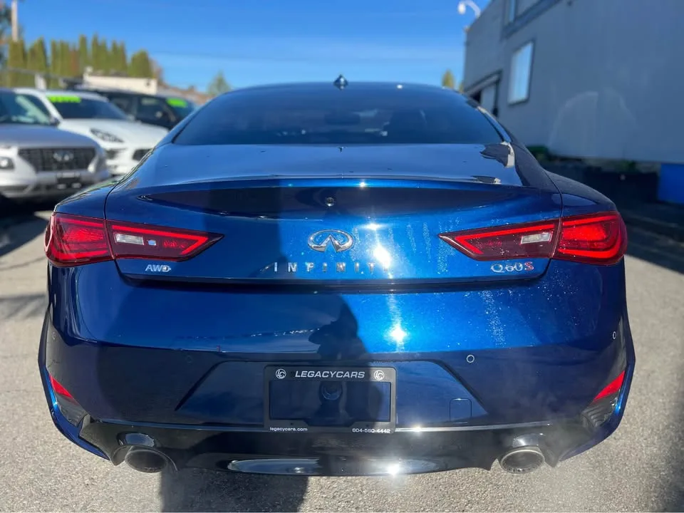 2017 Infiniti Q60 Red Sport 400 image indicator(5)