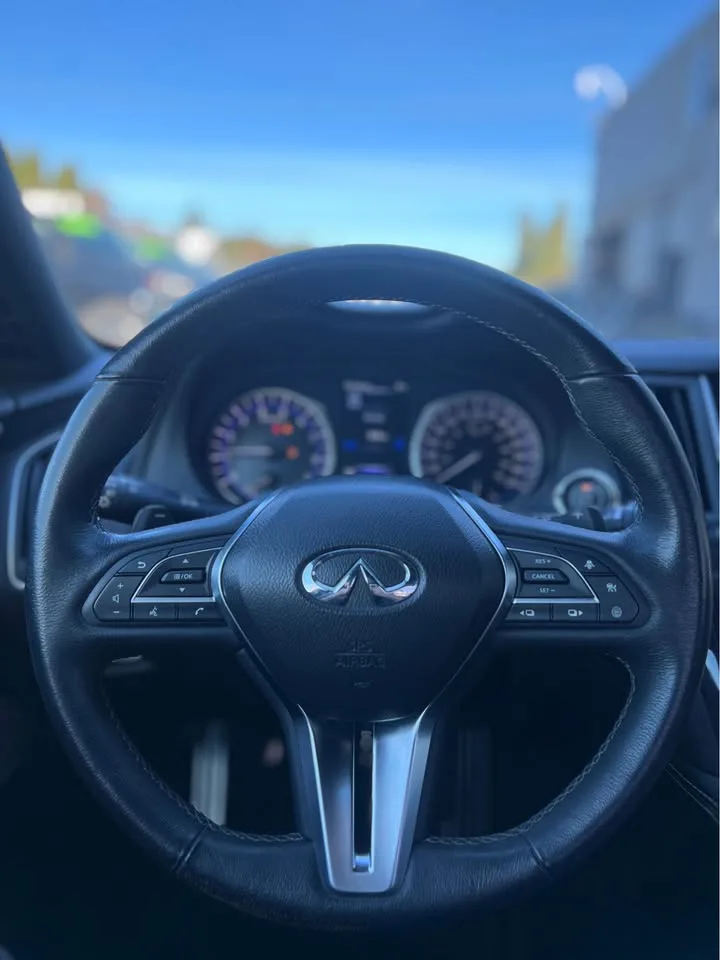 2017 Infiniti Q60 Red Sport 400 image indicator(9)