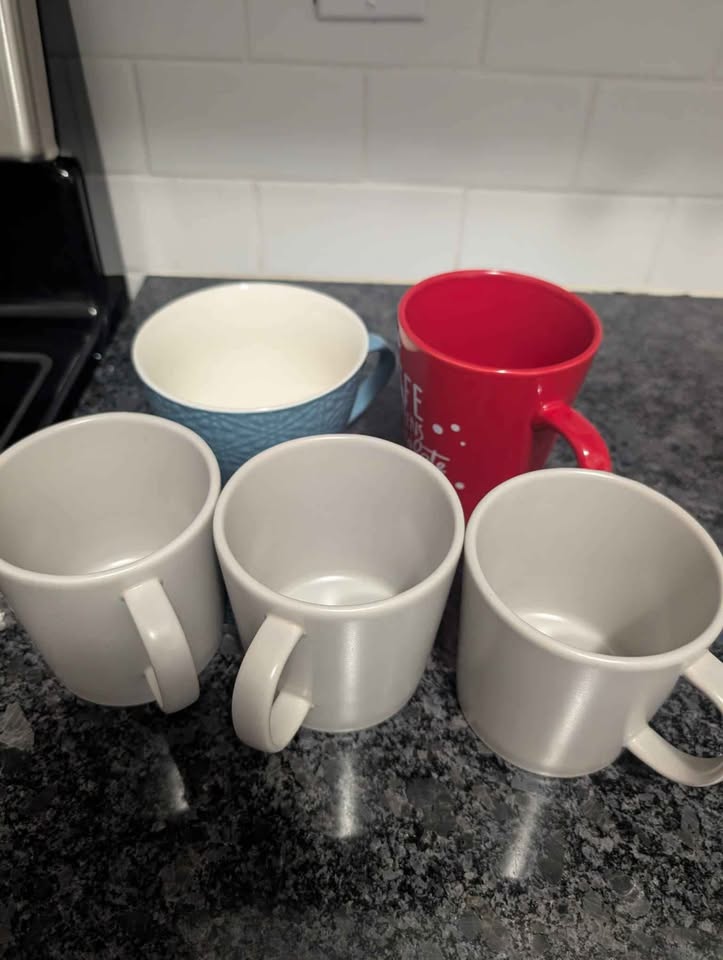 IKEA Ceramic Plates, Bowls and Cups - 33 Pieces - photo 5