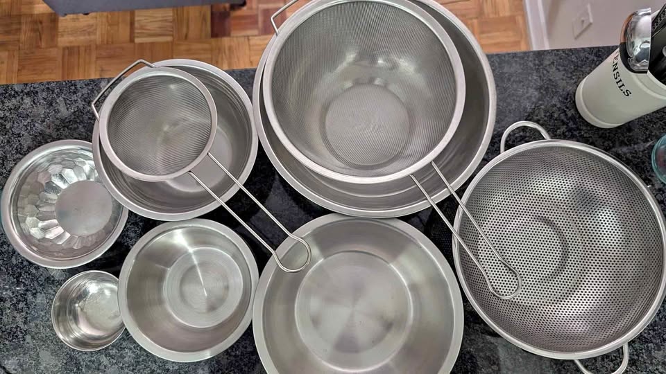 Mixing Bowls and Strainers - 13 pieces