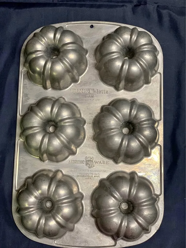 Nordic Bundt Pan thumbnail