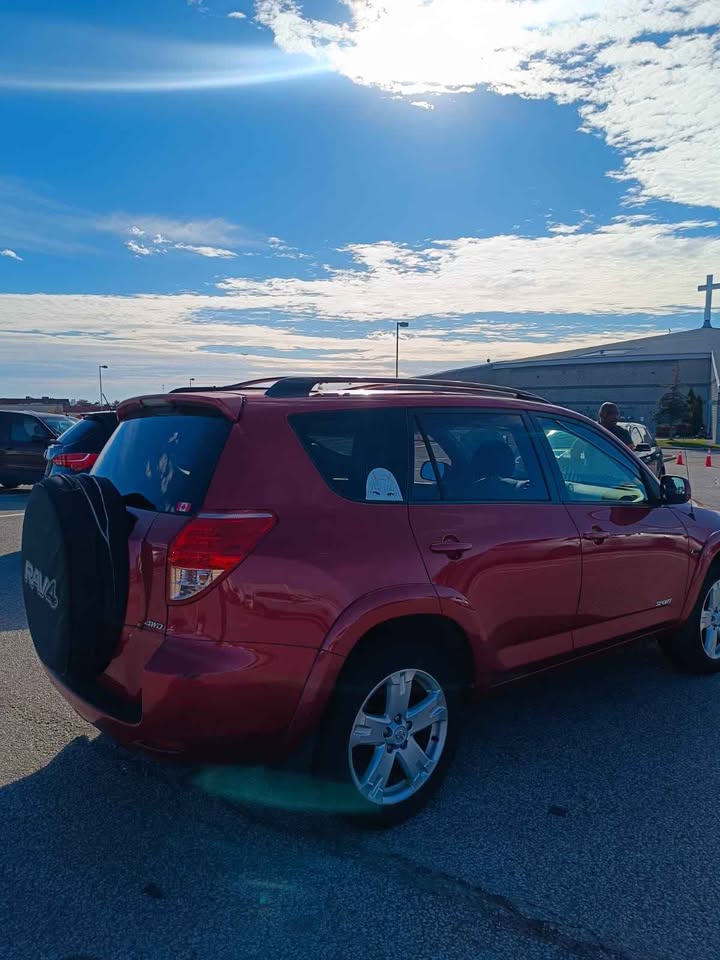 2008 Toyota RAV4 - photo 3