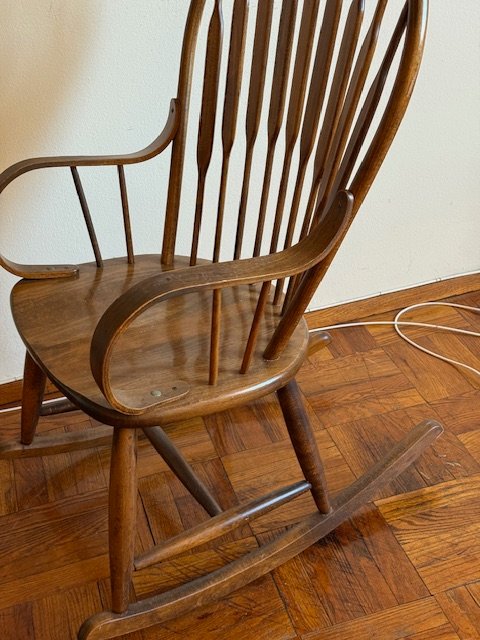 WOODEN ROCKING CHAIR -- all reasonable offers considered - photo 2
