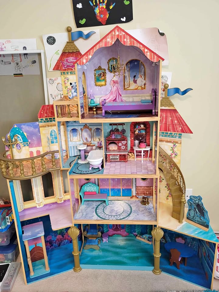 Disney Dollhouse - Wooden - 5 feet tall