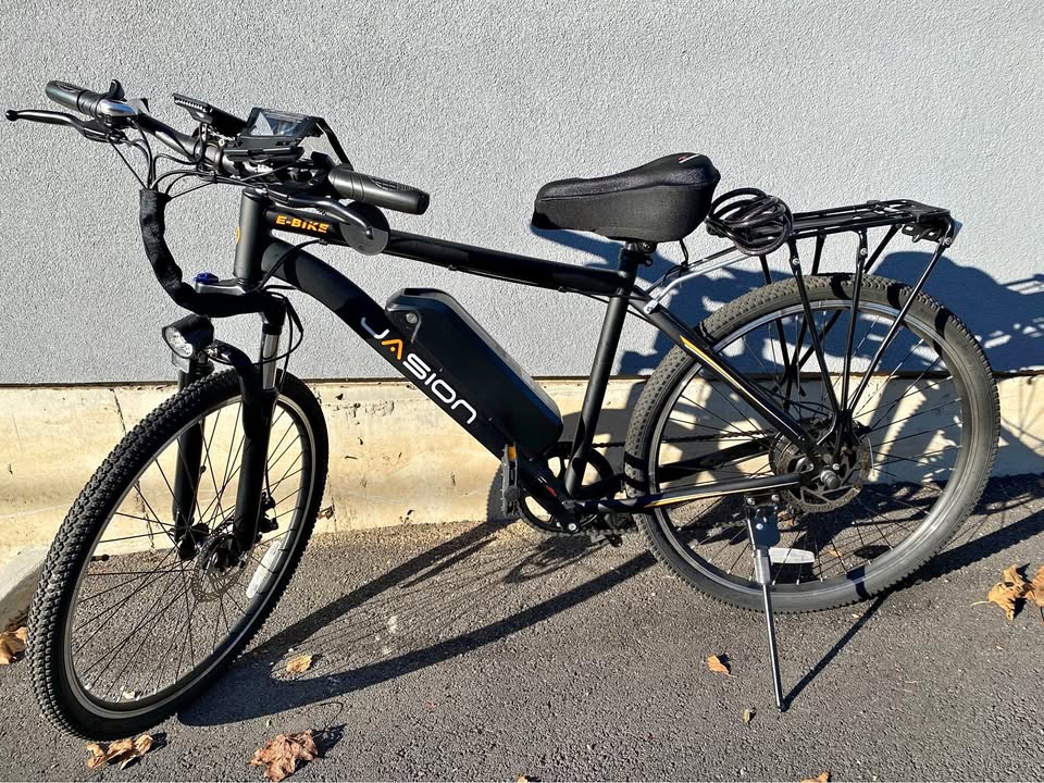 Mountain E-Bike WITH ACCESSORIES INCLUDED