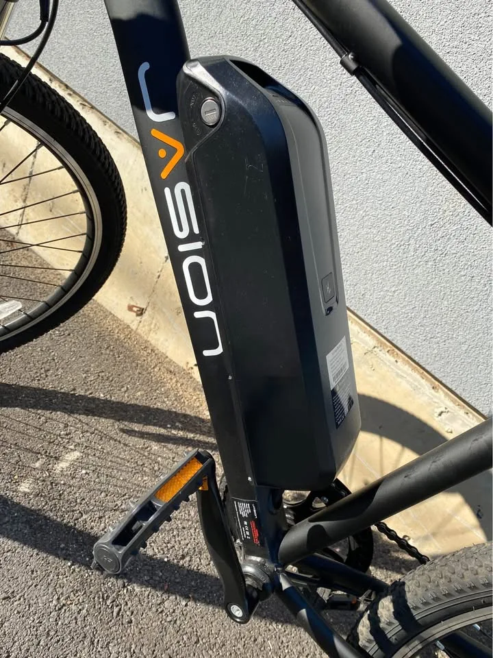 E-Bike - Mountain Electric Bicycle with accessories included image indicator(2)