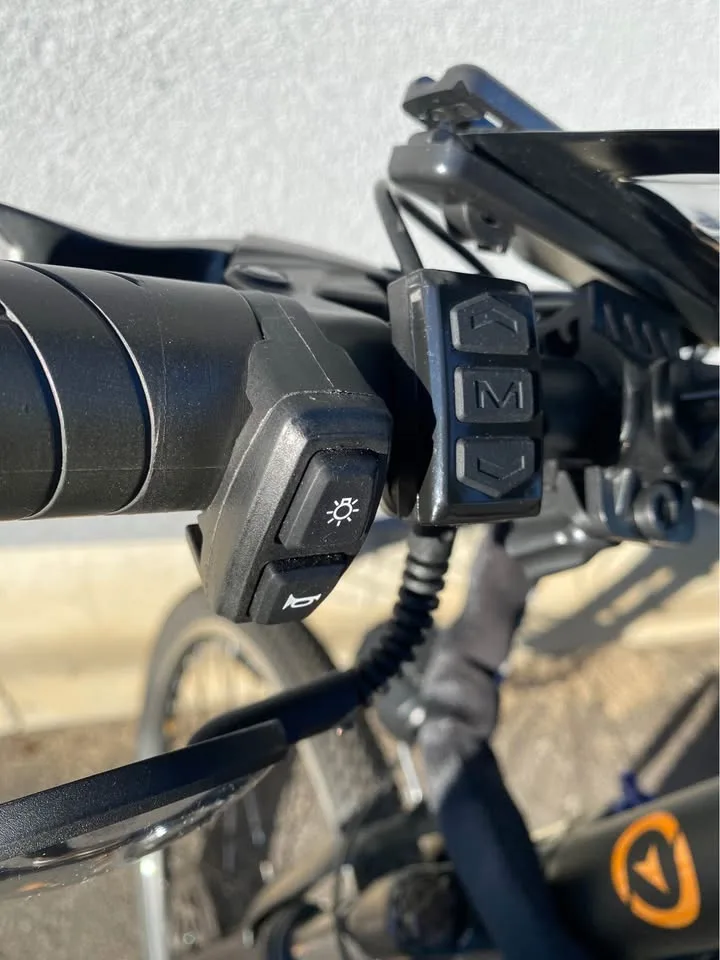 E-Bike - Mountain Electric Bicycle with accessories included image indicator(6)